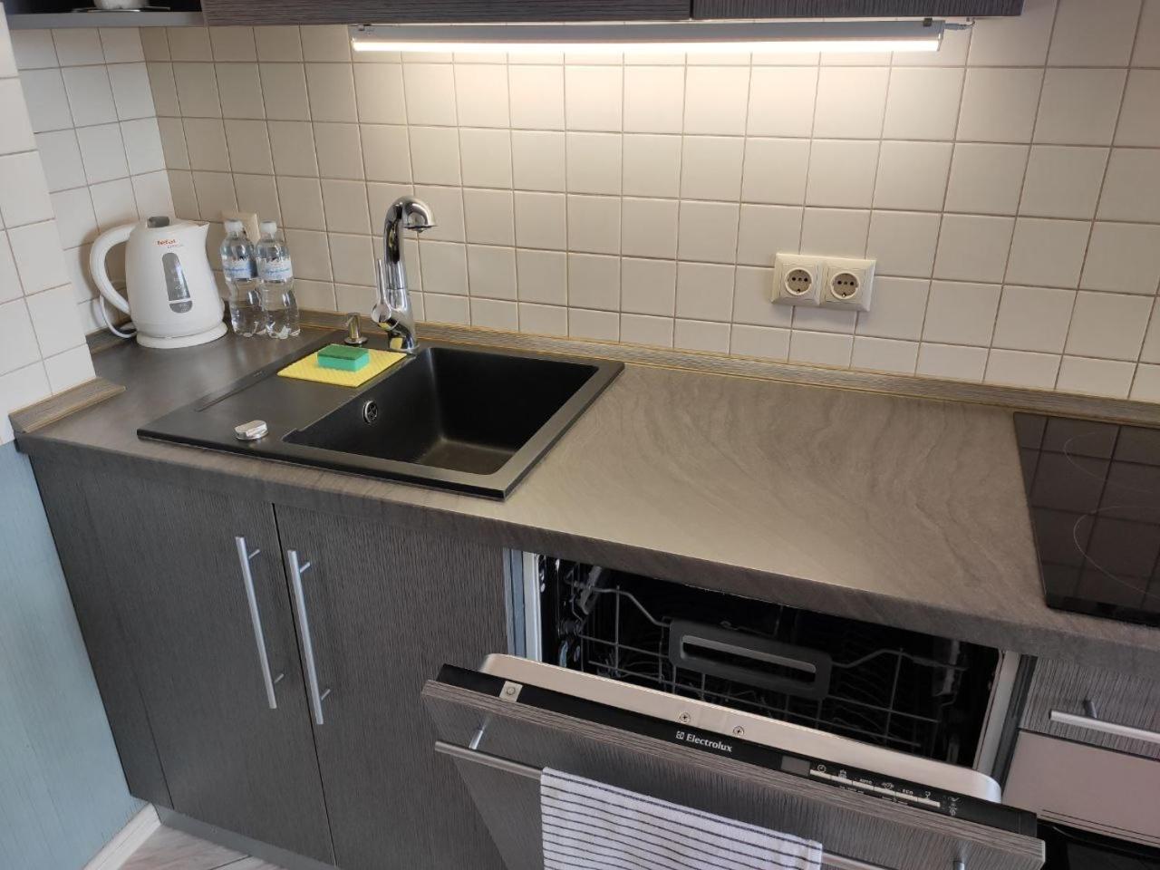 Lux Apart Lviv Apartments Экстерьер фото